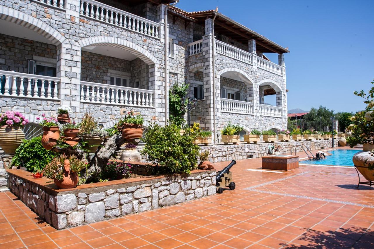 Amalia Apartments Stoúpa Exterior foto